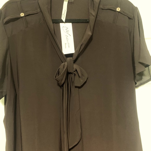 3x perfect for day or night, NY Collection Woman eye-catching flutter sleeve top - Picture 2 of 5